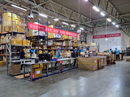 2020年雙11，天府盛俄羅斯海外倉(cāng)現(xiàn)場(chǎng)出庫(kù)實(shí)操